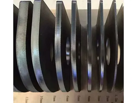 Ширикоформатный волоконный лазерный станок для резки металла, серия BFS